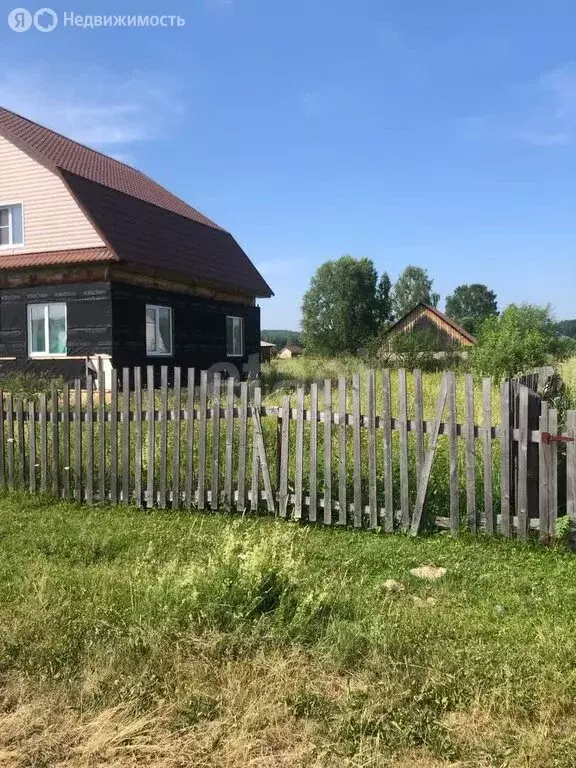 Дом в Красноярский край, Каратузский сельсовет, село Каратузское (215 ... - Фото 1
