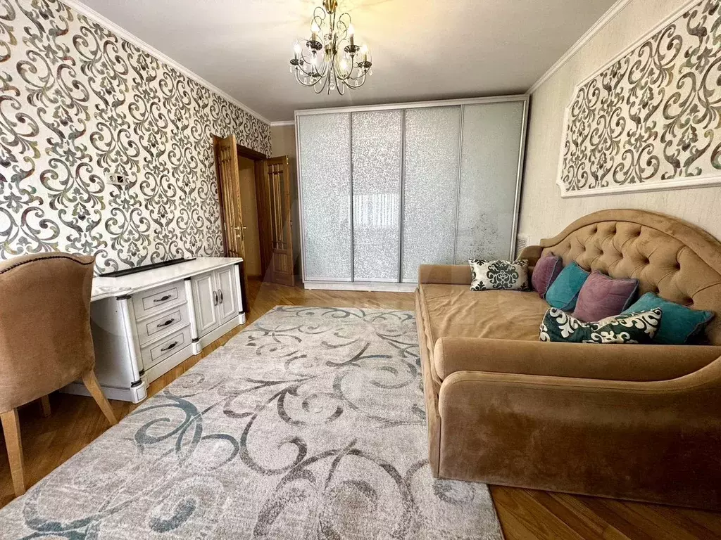 2-к. квартира, 70 м, 3/6 эт. - Фото 1