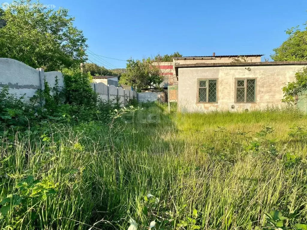 Участок в Севастополь, садоводческое товарищество Ветеран (3.7 м) - Фото 0