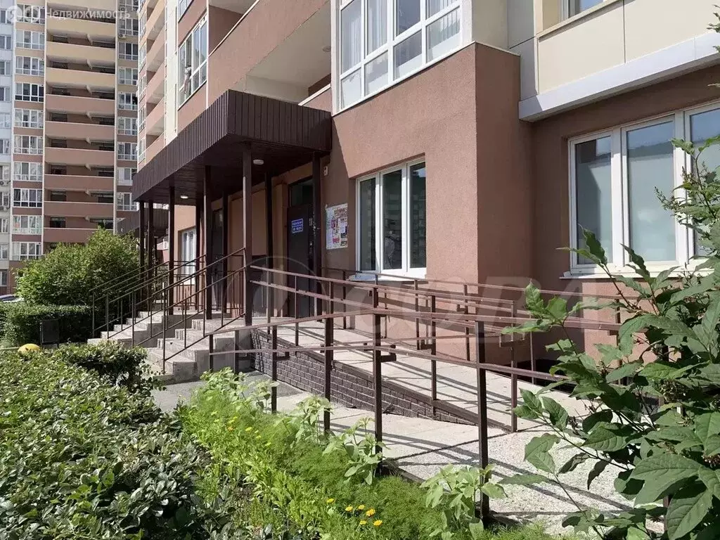 1-комнатная квартира: Тюмень, улица Николая Зелинского, 19 (39 м) - Фото 0
