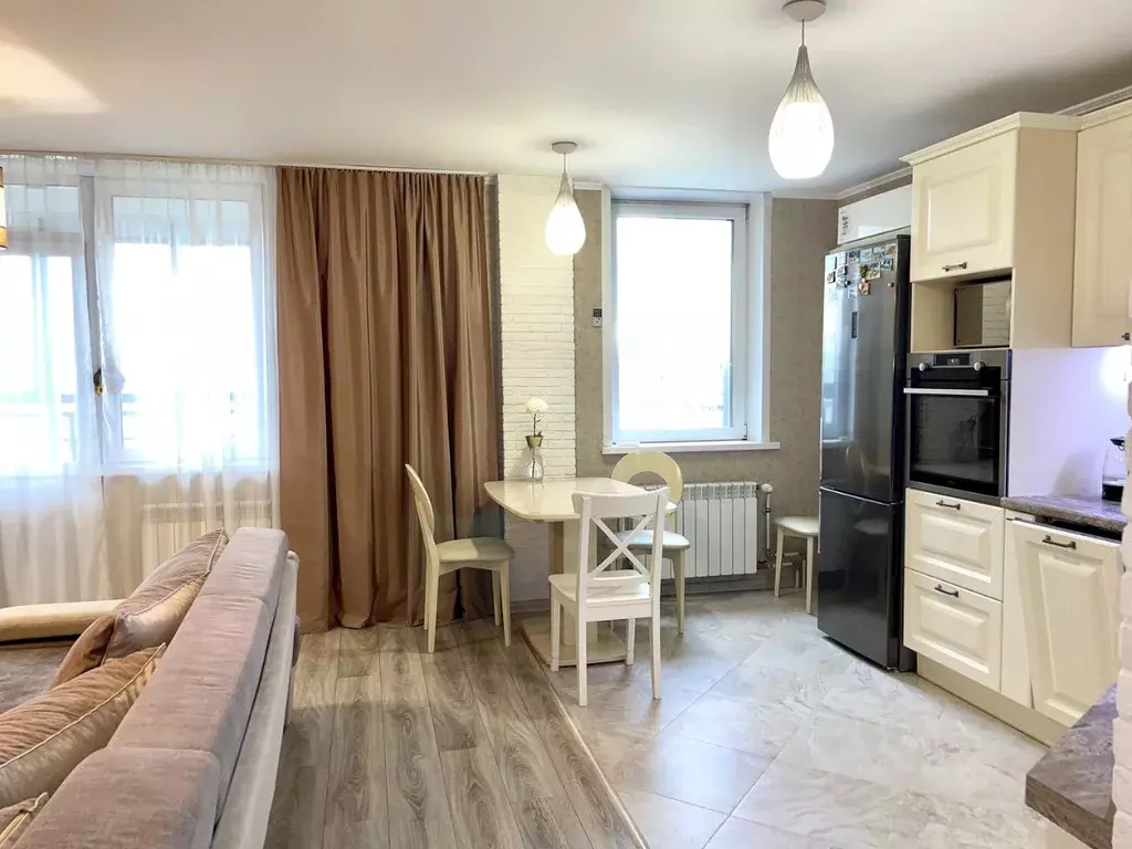 2-к кв. Красноярский край, Красноярск ул. Авиаторов, 38 (67.0 м) - Фото 1