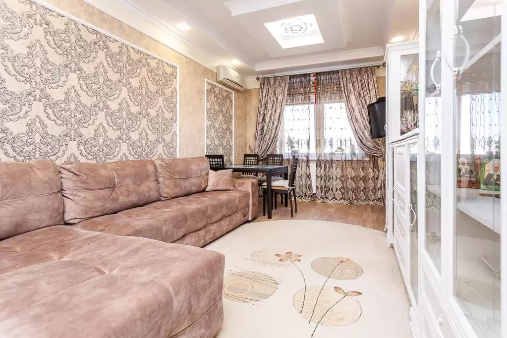 2-к кв. Краснодарский край, Краснодар ул. Шоссе Нефтяников, 22к1 (62.9 ... - Фото 1