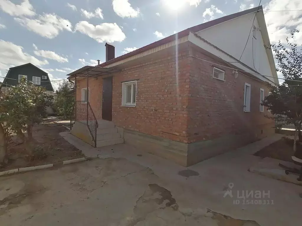Дом в Астраханская область, Астрахань ул. Безжонова, 61 (123 м) - Фото 0
