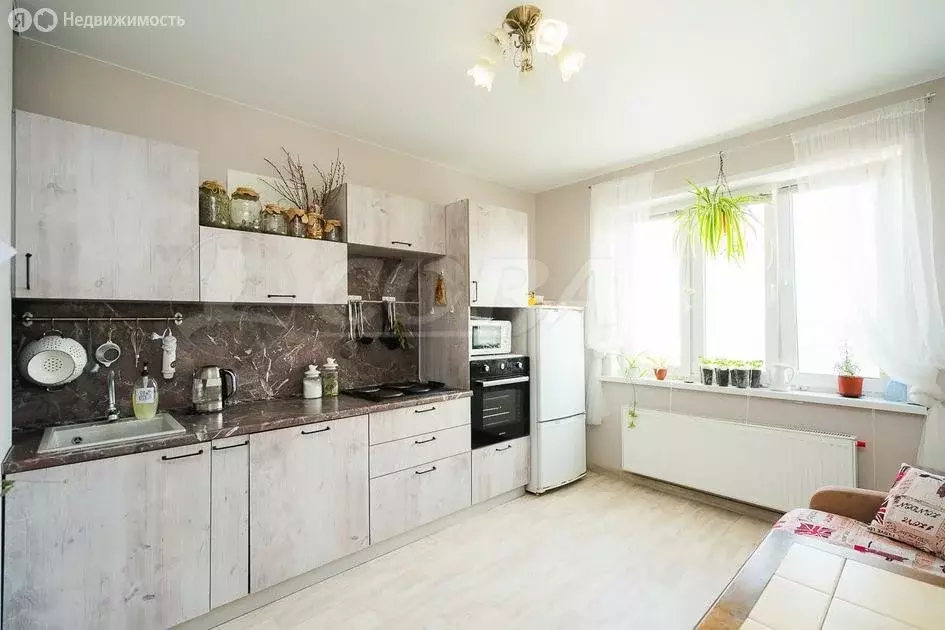 2-комнатная квартира: Тюмень, Интернациональная улица, 199к5 (55 м) - Фото 1