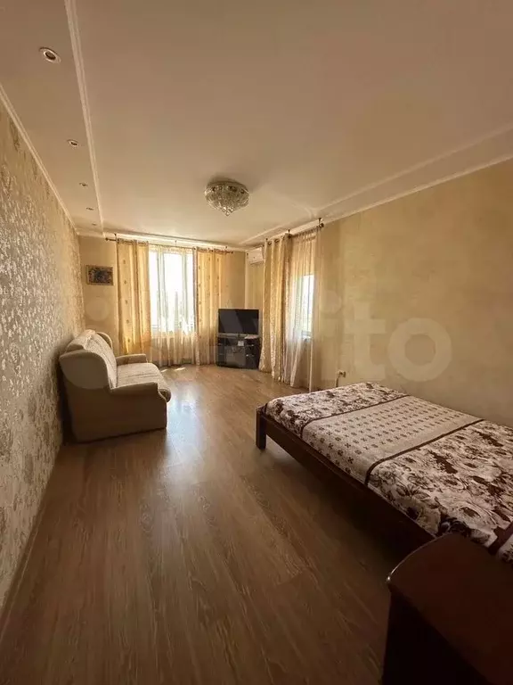 1-к. квартира, 50 м, 4/9 эт. - Фото 1
