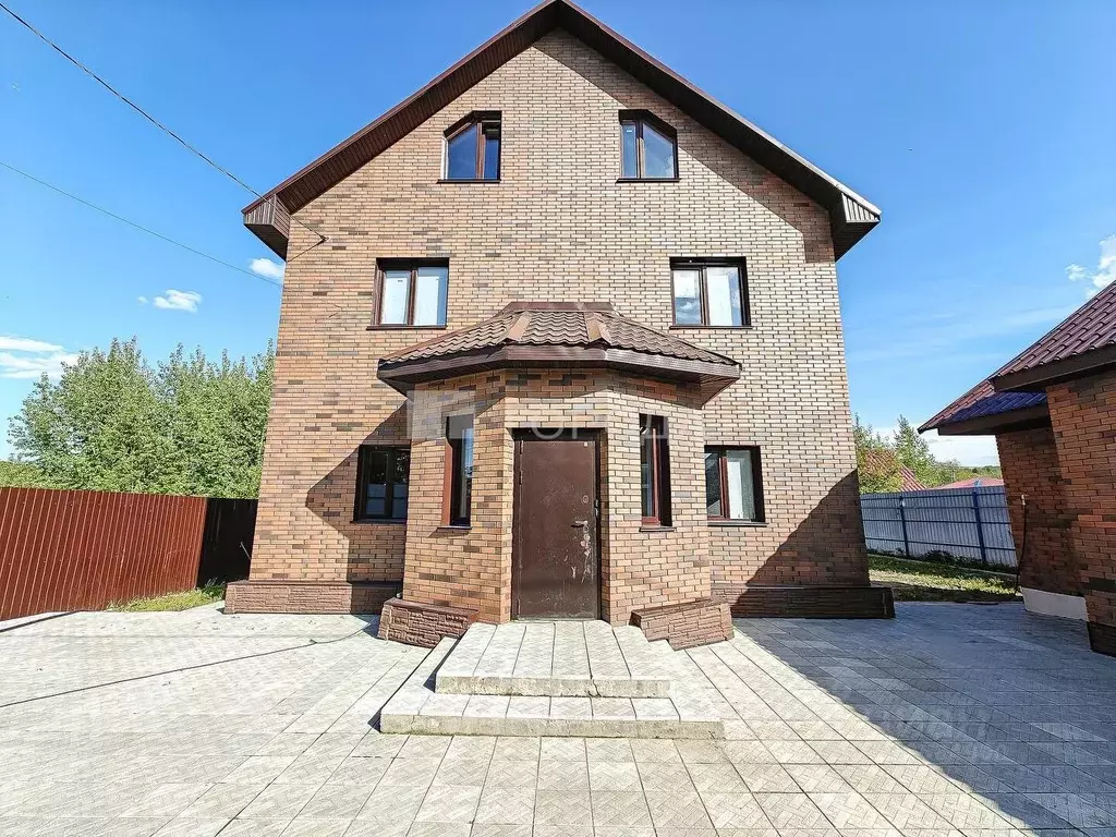 Дом в Новосибирская область, Новосибирск Лирическая ул. (253 м) - Фото 0