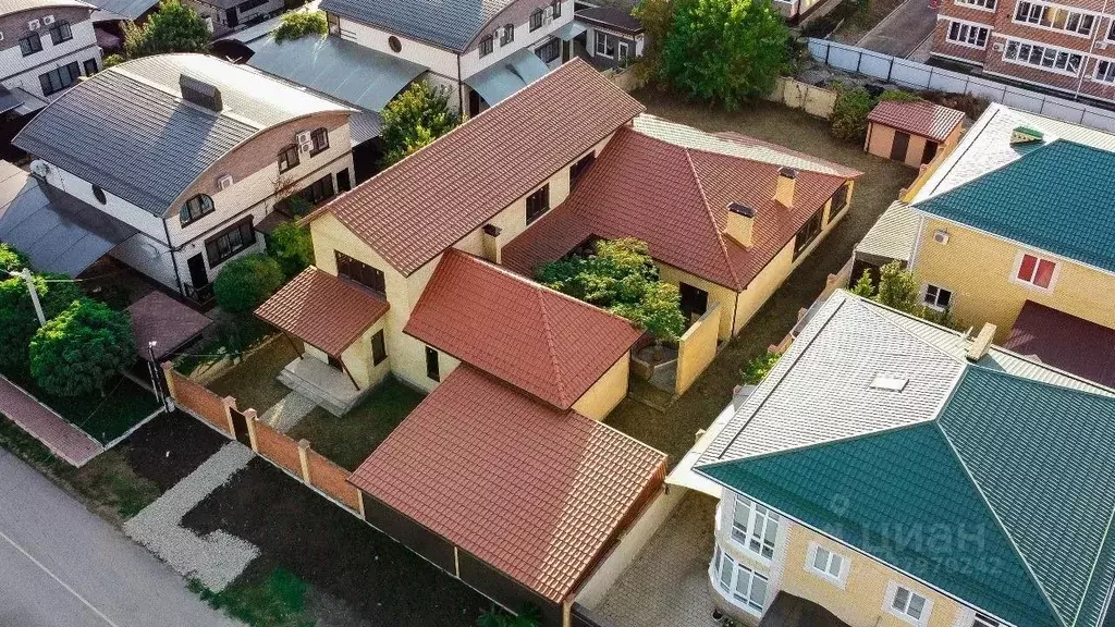 Дом в Краснодарский край, Краснодар ул. Ивана Кожедуба, 27 (422 м) - Фото 1