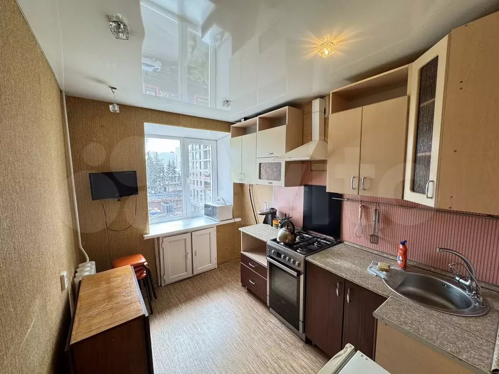 2-к. квартира, 55 м, 4/9 эт. - Фото 0