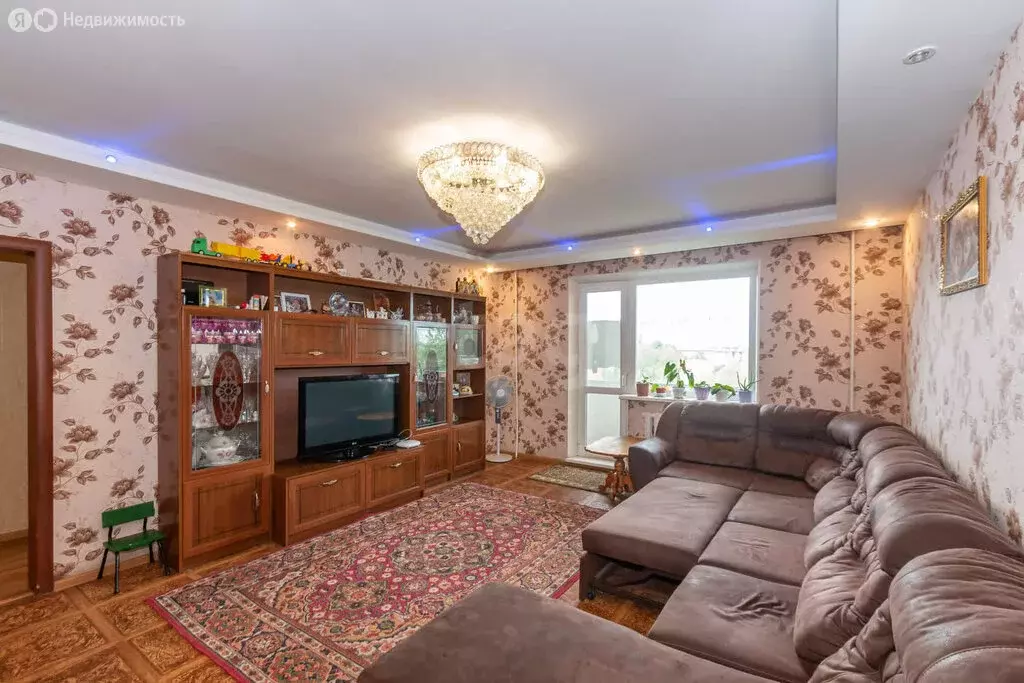 4-комнатная квартира: посёлок Ростовка, 18 (92 м) - Фото 0