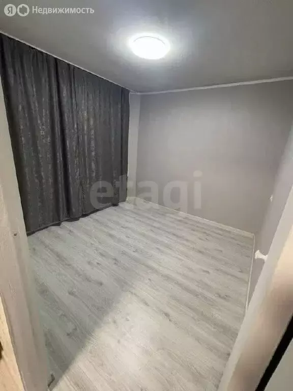 3-комнатная квартира: Нижний Новгород, улица Героя Попова, 3 (49 м) - Фото 1