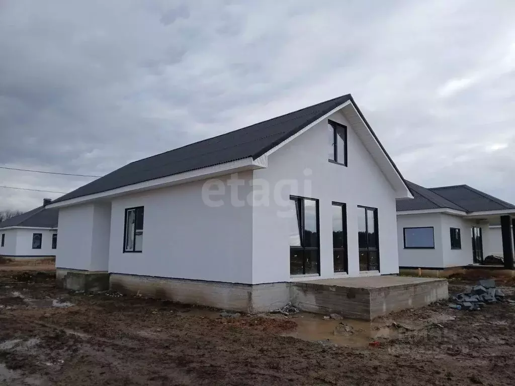 Дом в Башкортостан, Иглинский район, Акбердинский сельсовет ул. ... - Фото 1