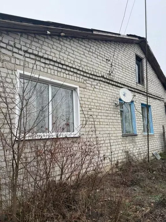 Дом в Брянская область, Севский район, Доброводское с/пос, с. Сенное ... - Фото 1