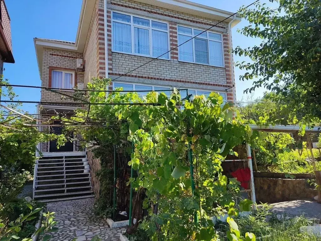 Дом в Краснодарский край, Геленджик ул. Сипягина, 11 (180 м) - Фото 1