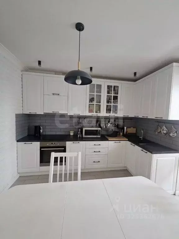 3-к кв. Оренбургская область, Оренбург ул. Поляничко, 8 (81.9 м) - Фото 1