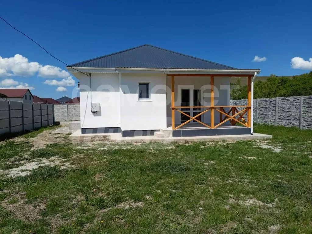 Дом в Крым, Симферопольский район, Добровское с/пос, с. Пионерское ул. ... - Фото 1