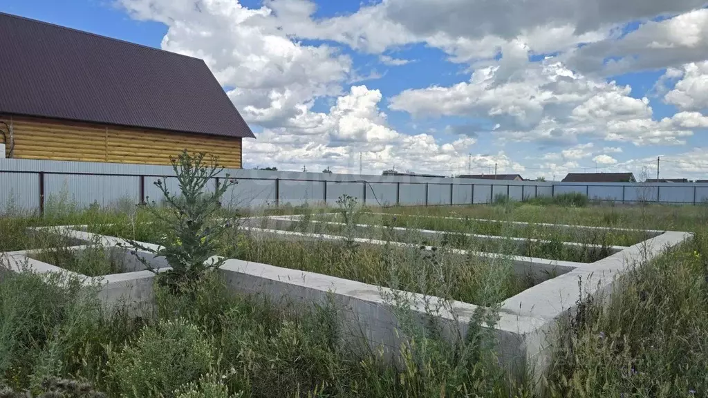 Участок в Оренбургская область, Оренбургский район, с. Дедуровка ул. ... - Фото 0