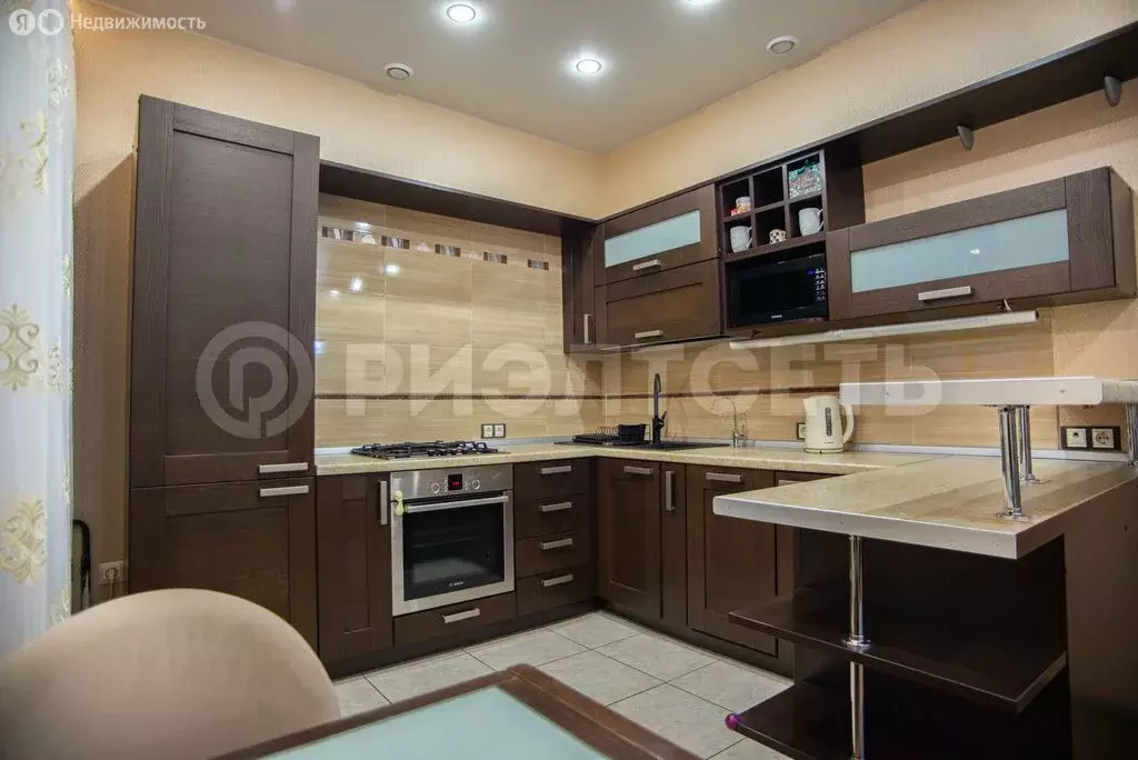 2-комнатная квартира: Мурманск, улица Воровского, 11 (55.6 м) - Фото 2