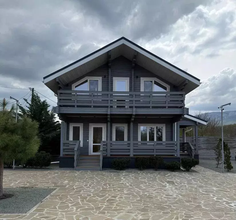 Дом в Крым, Бахчисарайский район, Голубинское с/пос, с. Аромат ул. ... - Фото 1