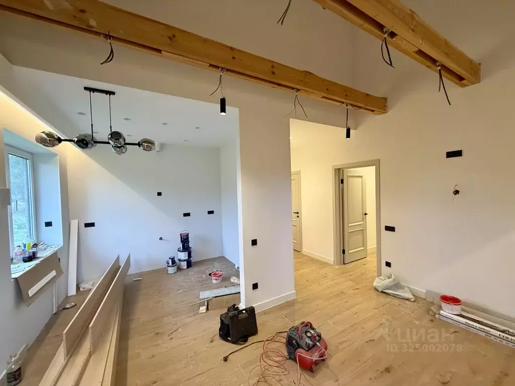 Дом в Новгородская область, Новгородский район, Ракомское с/пос, д. ... - Фото 1