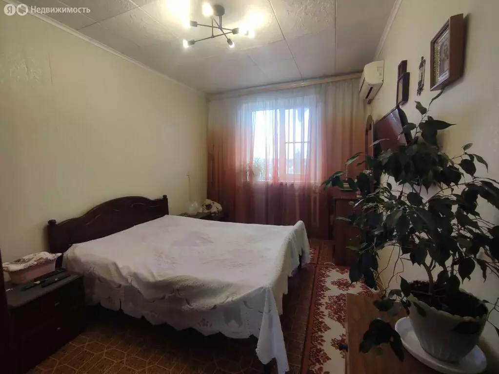 3-комнатная квартира: Батайск, улица Воровского, 11 (69.8 м) - Фото 0