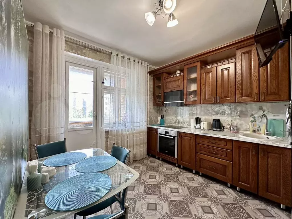 1-к. квартира, 40 м, 6/10 эт. - Фото 0
