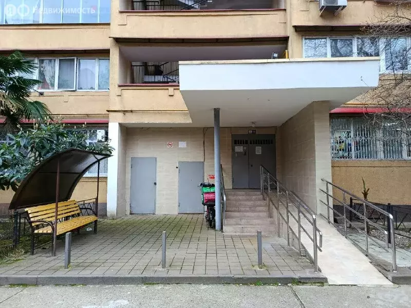 3-комнатная квартира: Сочи, микрорайон Центральный, улица Островского, ... - Фото 2