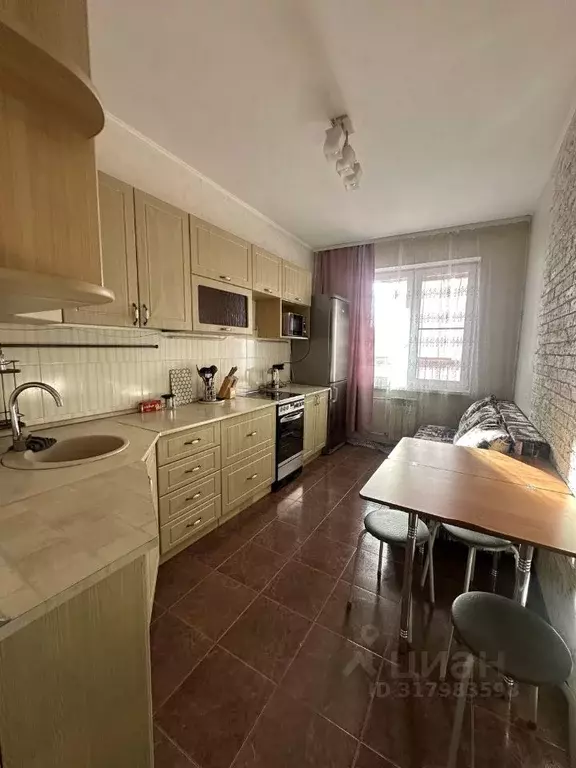 2-к кв. Иркутская область, Иркутск Байкальская ул., 202/1 (85.0 м) - Фото 0