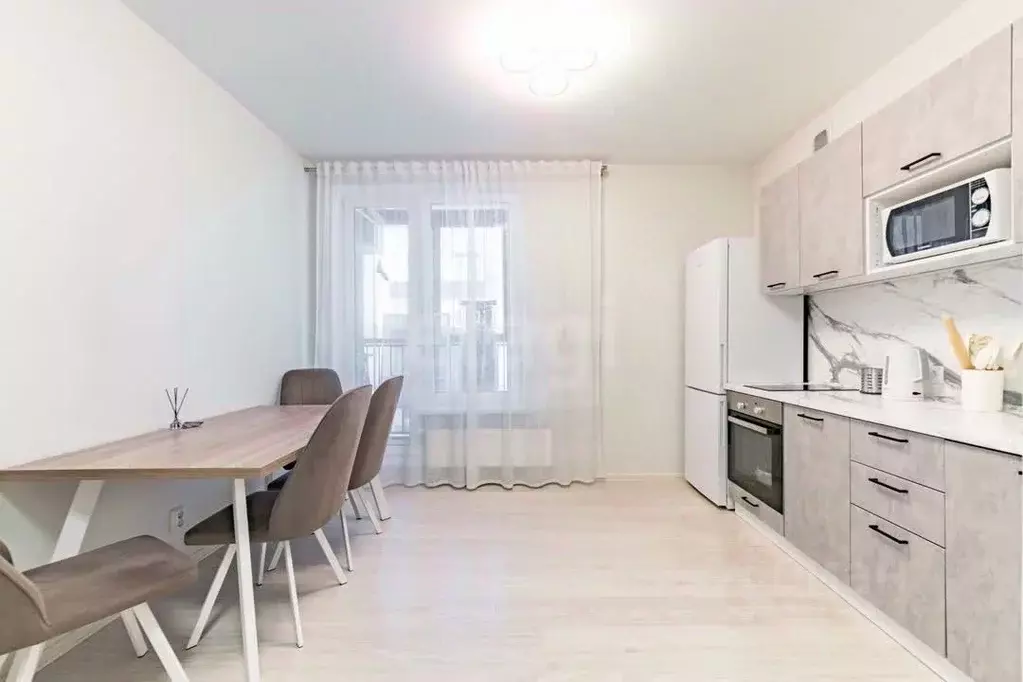 1-к кв. Татарстан, Казань ул. Оренбургский Тракт, 4Б (38.7 м) - Фото 2