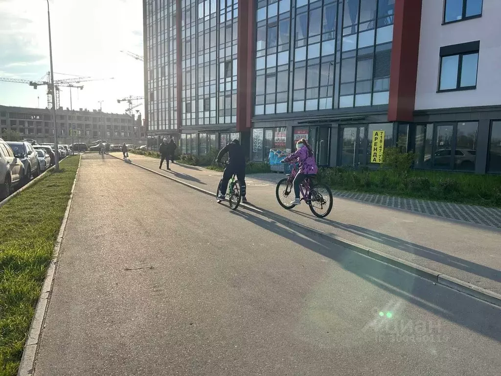 Торговая площадь в Санкт-Петербург просп. Буденного, 19к1 (68 м) - Фото 1