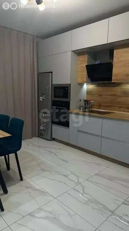 2-комнатная квартира: Тобольск, 15-й микрорайон, 17А (63.9 м) - Фото 0