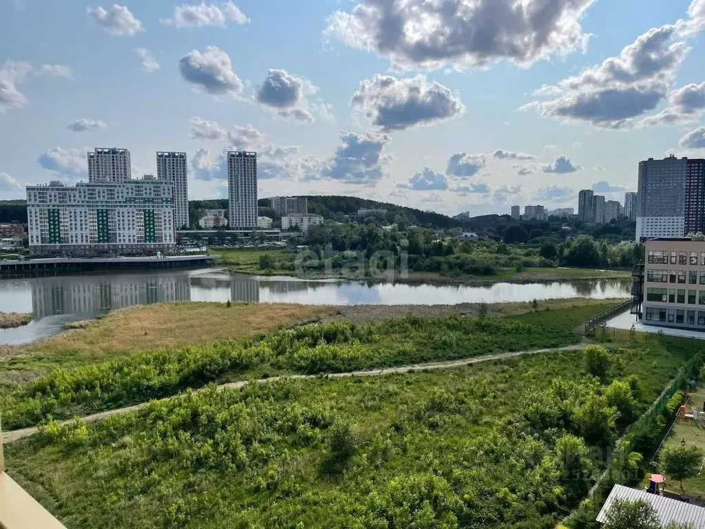 Студия Свердловская область, Екатеринбург ул. Рощинская, 27 (22.1 м) - Фото 1