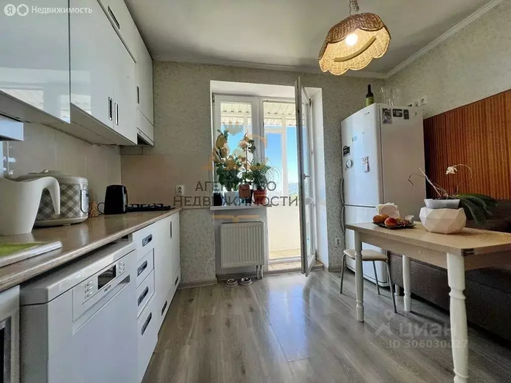 2-комнатная квартира: Феодосия, улица Чкалова, 96 (56.3 м) - Фото 1