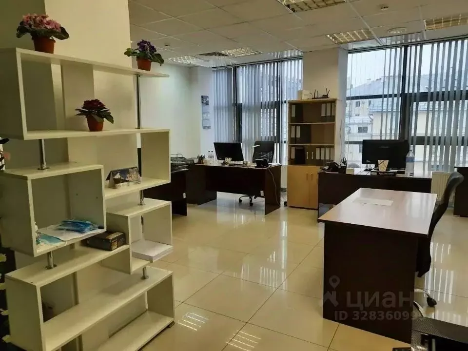 Офис в Москва ул. Остоженка, 10 (239 м) - Фото 1