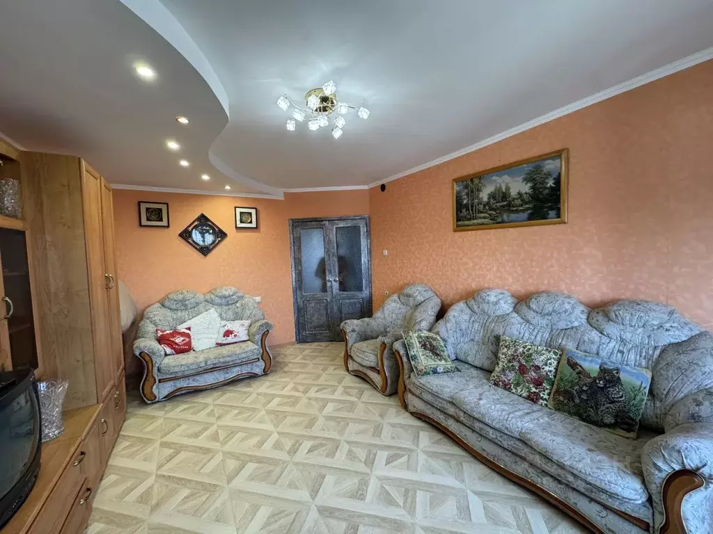 3-к кв. Владимирская область, Александров ул. Топоркова, 6 (66.0 м) - Фото 0