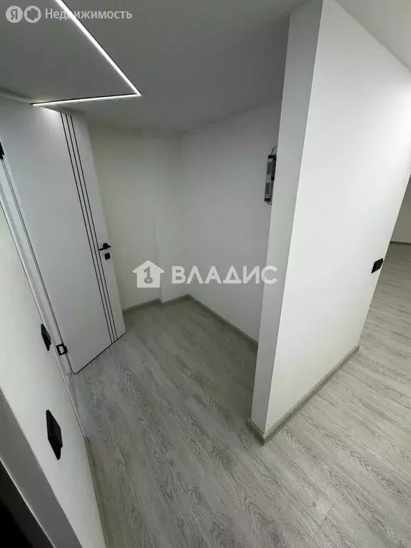 Квартира-студия: Красногорск, Ильинское шоссе, 18 (35.6 м) - Фото 1