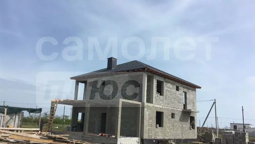 Дом в Крым, Сакский район, Молочненское с/пос, с. Витино  (290 м) - Фото 1