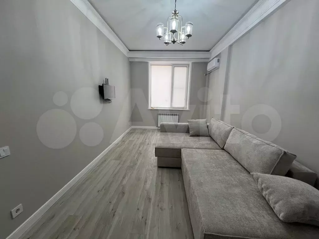 1-к. квартира, 40 м, 1/8 эт. - Фото 1