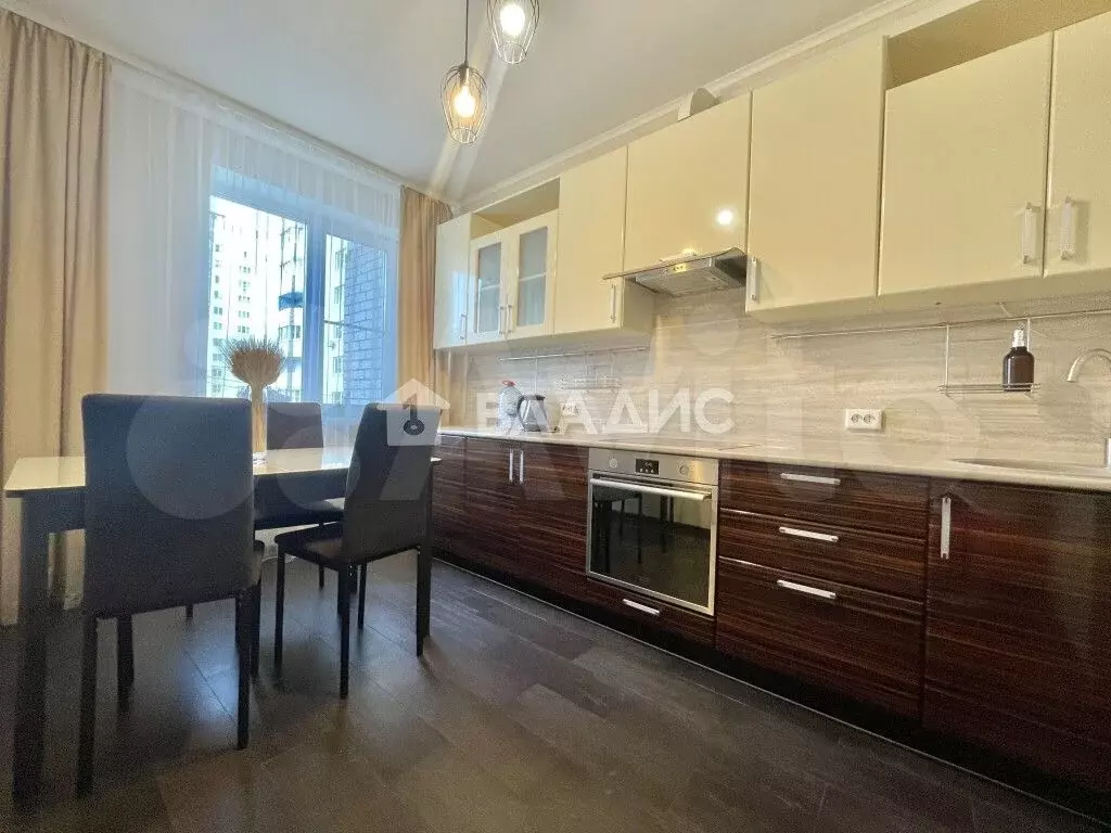 3-к. квартира, 80 м, 2/17 эт. - Фото 0