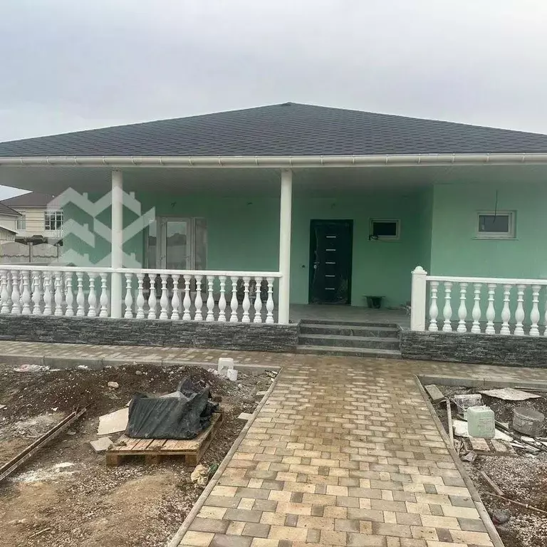 Дом в Крым, Сакский район, с. Молочное ул. Крымская (170 м) - Фото 1