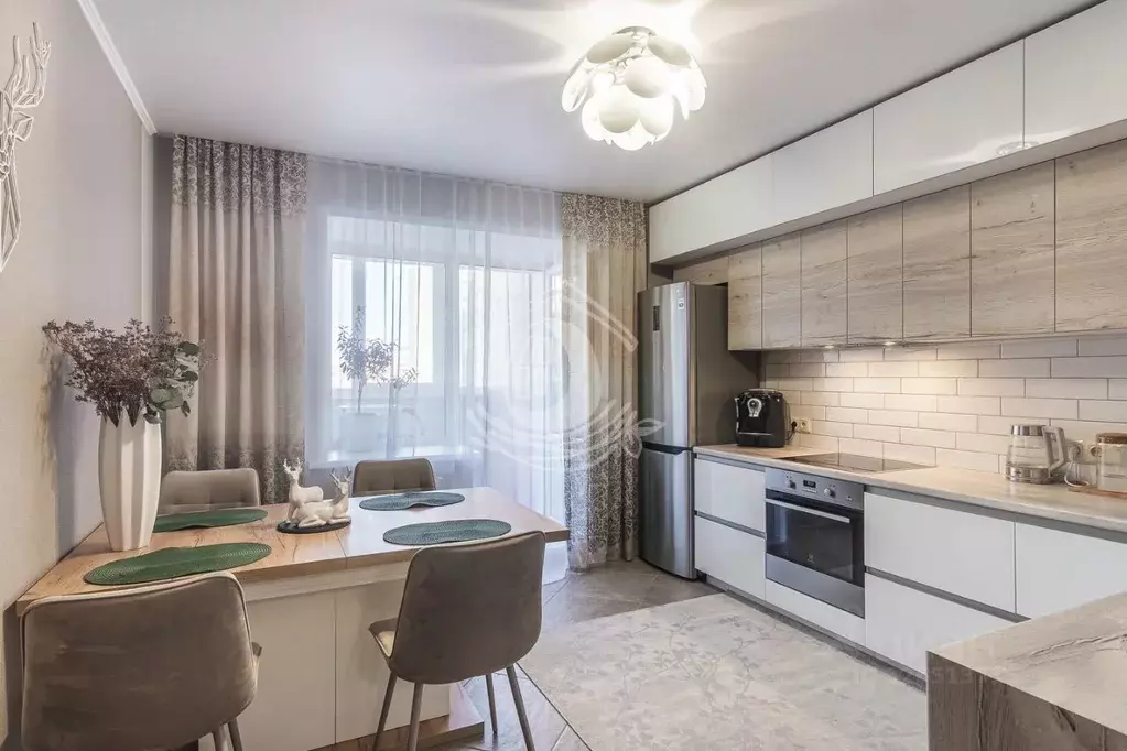 3-к кв. Алтайский край, Барнаул ул. Димитрова, 130 (97.0 м) - Фото 1