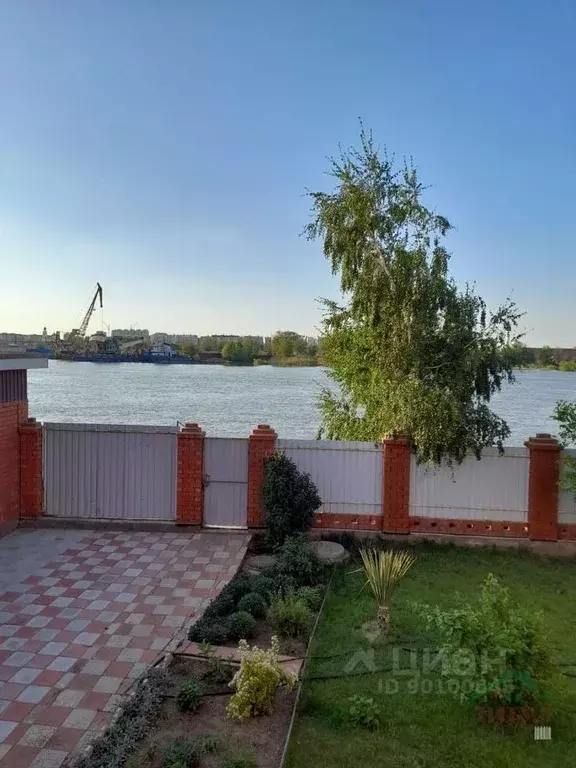 Дом в Астраханская область, Астрахань ул. Кустодиева (159 м) - Фото 1