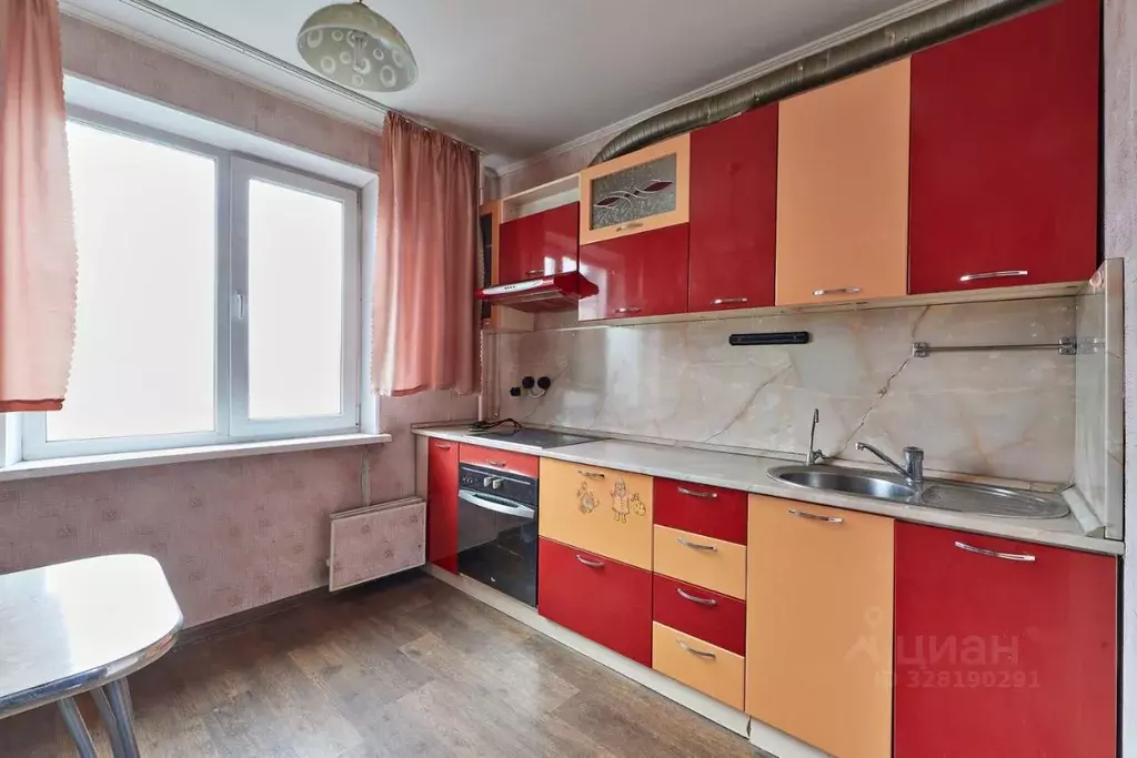 1-к кв. Челябинская область, Челябинск ул. Братьев Кашириных, 54 (33.0 ... - Фото 1