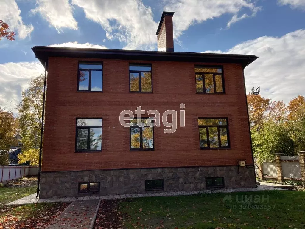 Дом в Псковская область, Псков ул. Чапаева, 2Б (257 м) - Фото 1