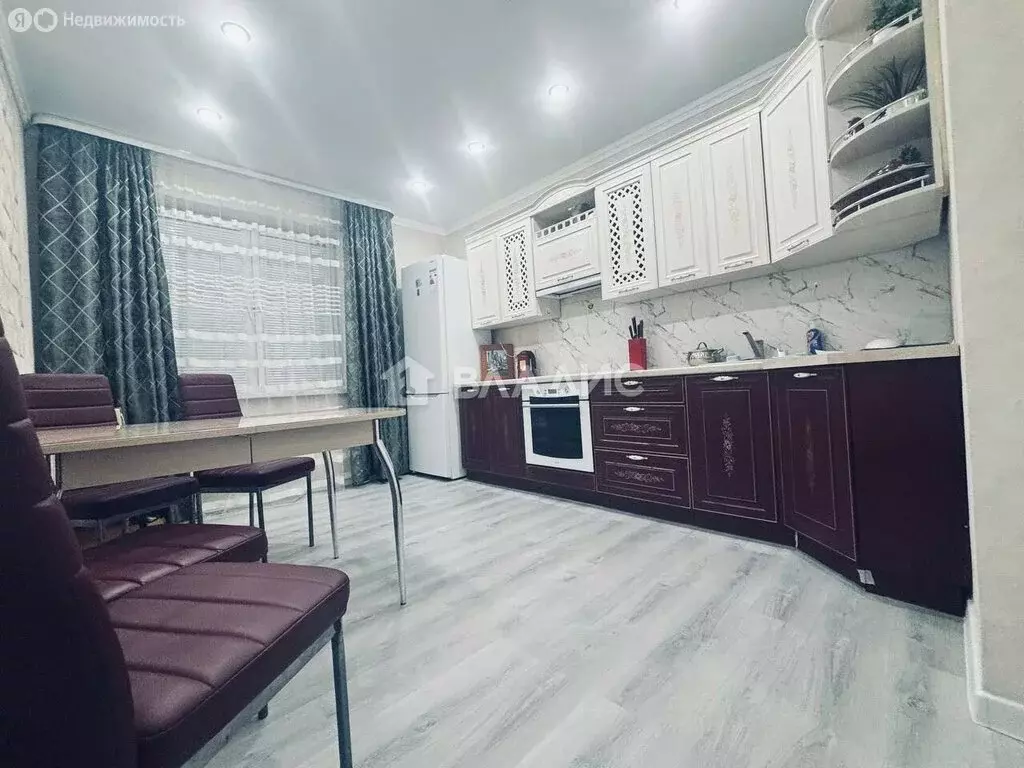 2-комнатная квартира: Тобольск, 15-й микрорайон, 28 (57 м) - Фото 2