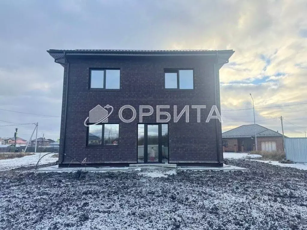 Дом в Тюменская область, Тюмень Плеханова мкр, ул. Ковалева (163 м) - Фото 1