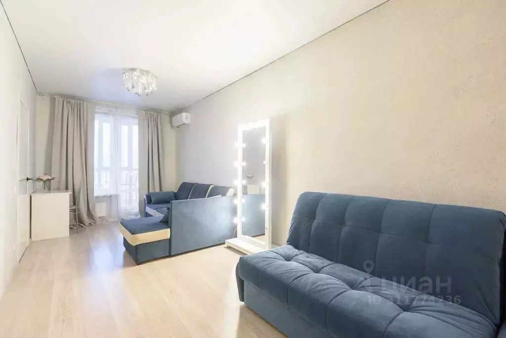 1-к кв. Татарстан, Казань ул. Оренбургский Тракт, 4Б (53.0 м) - Фото 1