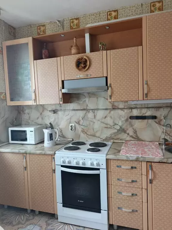 10 и более-к. квартира, 65 м, 10/10 эт. - Фото 0