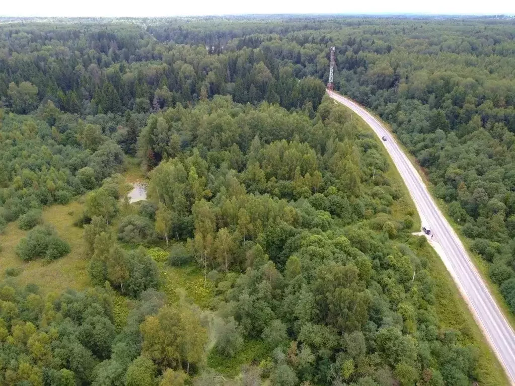 Участок в Московская область, Волоколамский городской округ, д. ... - Фото 1