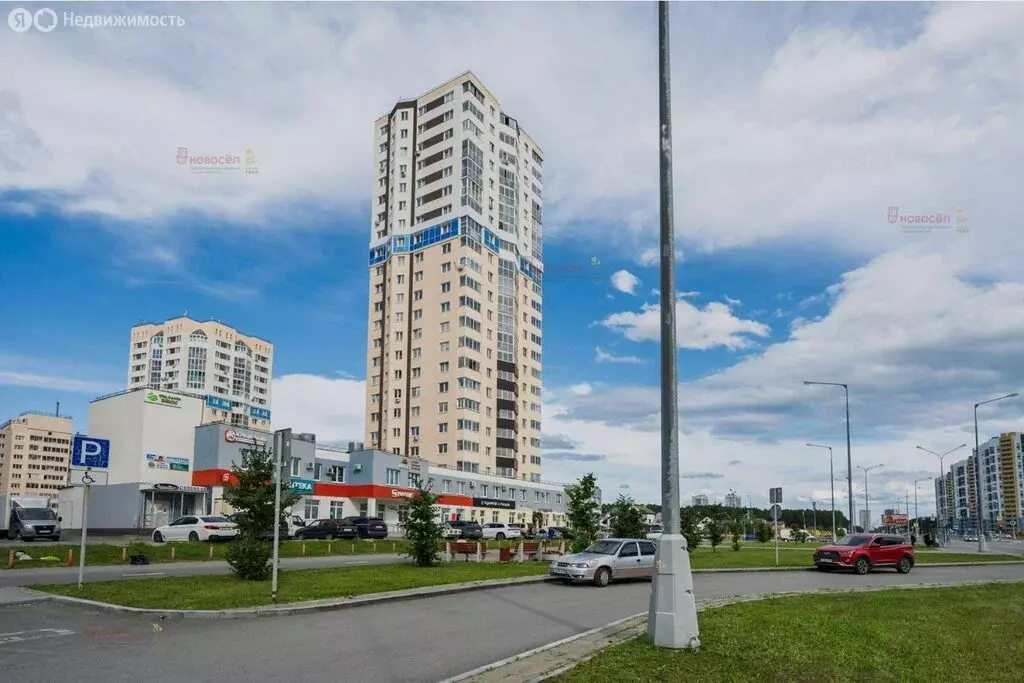 2-комнатная квартира: Екатеринбург, улица Чкалова, 258 (55 м) - Фото 1