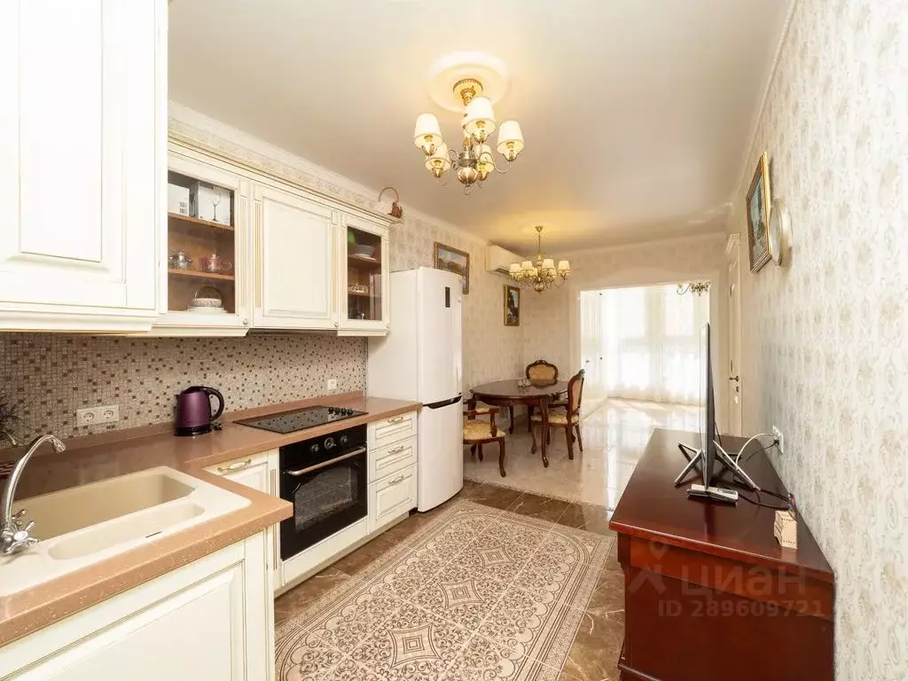 3-к кв. Краснодарский край, Сочи ул. Демократическая, 43 (95.0 м) - Фото 1